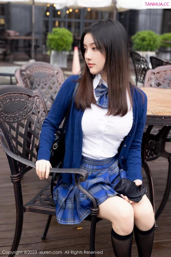 豆瓣酱  [XiuRen]高清写真图 2023.12.01 No.7754 豆瓣酱 丝袜美臀第15张图片
